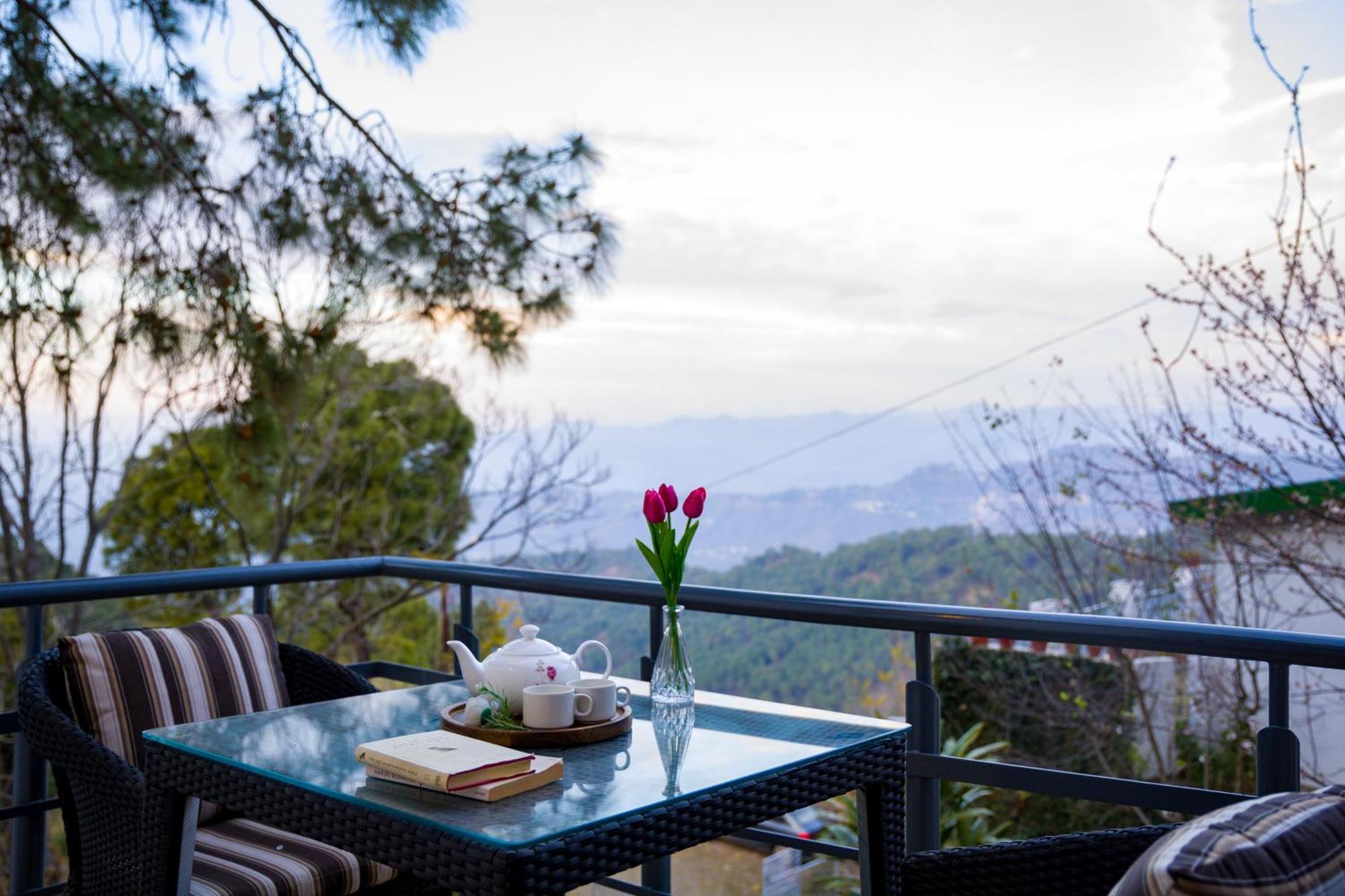 Alaya Stays Mehar Villa - 3 Bhk With Garden & Scenic Views Касаули Екстериор снимка
