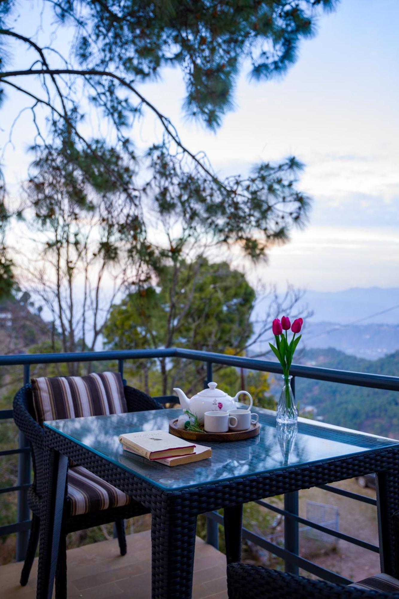 Alaya Stays Mehar Villa - 3 Bhk With Garden & Scenic Views Касаули Екстериор снимка