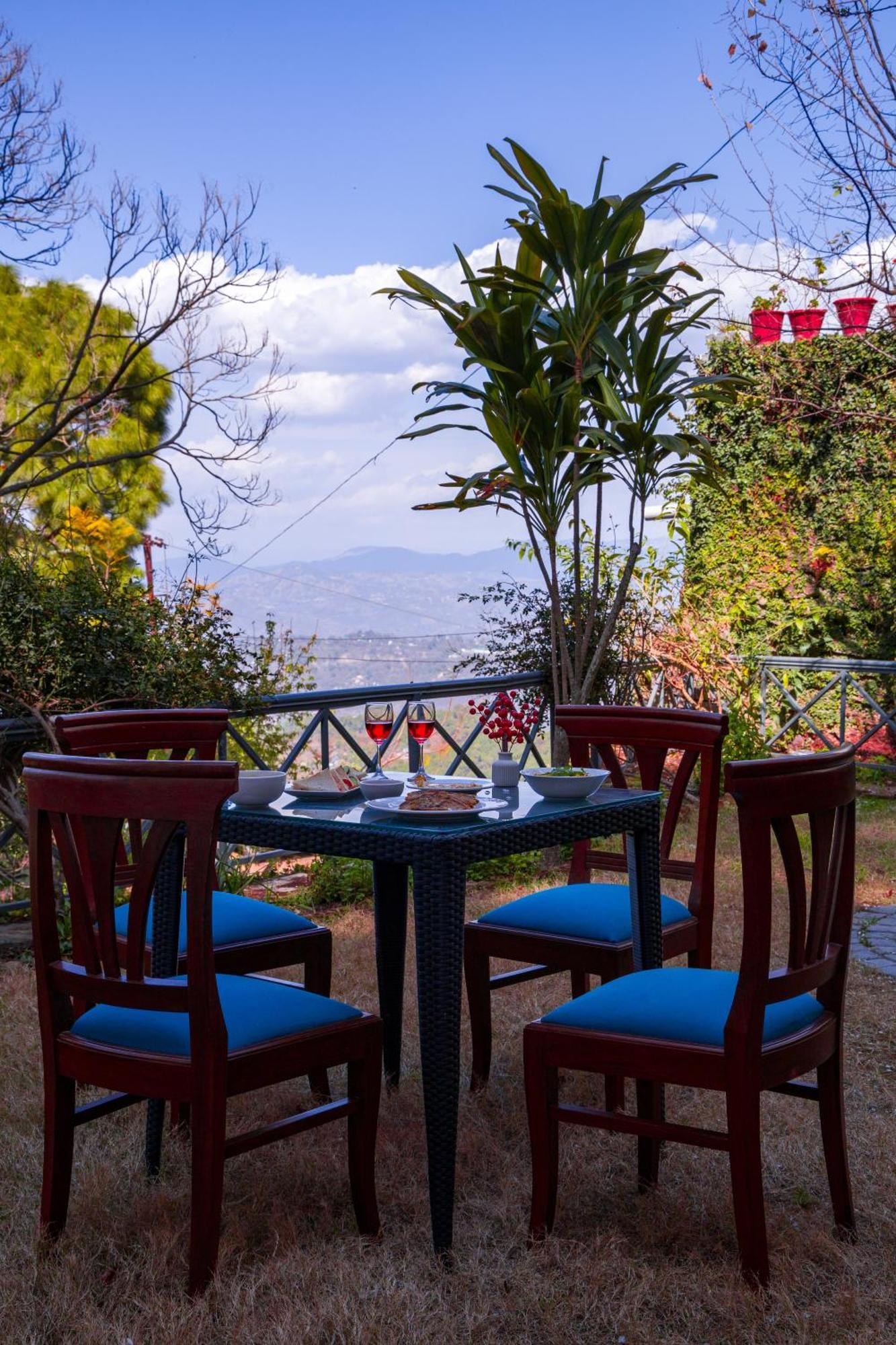 Alaya Stays Mehar Villa - 3 Bhk With Garden & Scenic Views Касаули Екстериор снимка